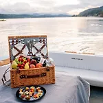 מלון Schloss Seefels 5*