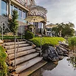 Schloss Seefels מלון