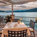 מלון Schloss Seefels Tiebitsch