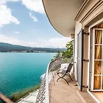 Schloss Seefels מלון 5*