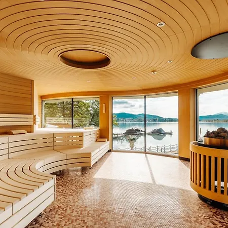 Otel Schloss Seefels 5*